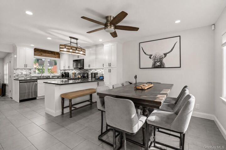 Property Photo:  2 Meadow Lane  NY 10805 