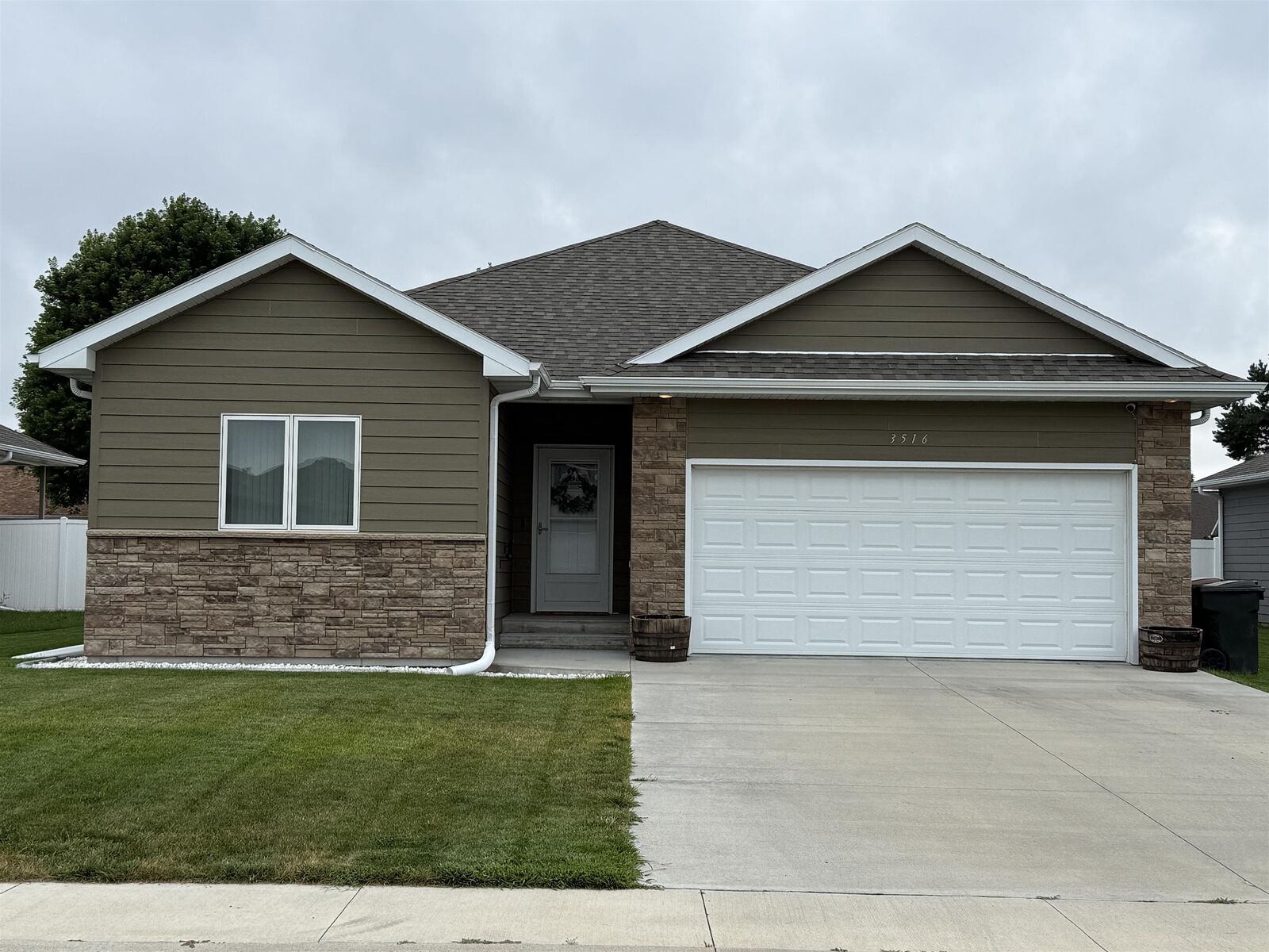 Property Photo:  3516 Hummingbird Dr  NE 69101 