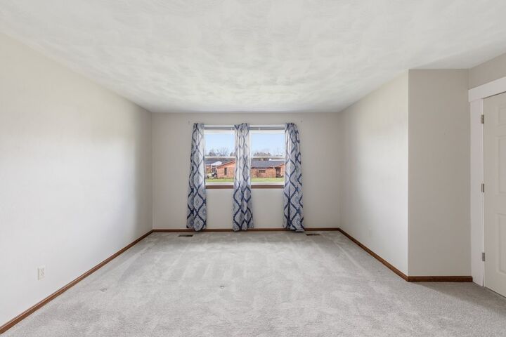 Property Photo:  1025 Pearce Dr  OH 44906 