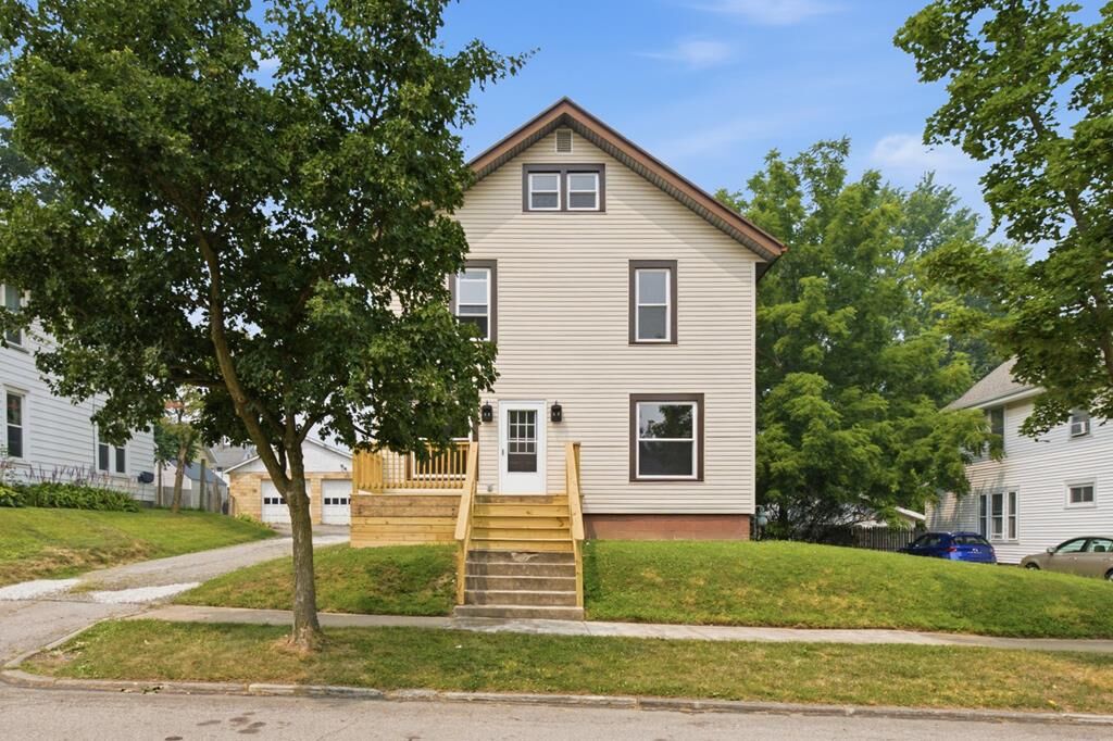 Property Photo:  516 Edgehill Ave  OH 44805 