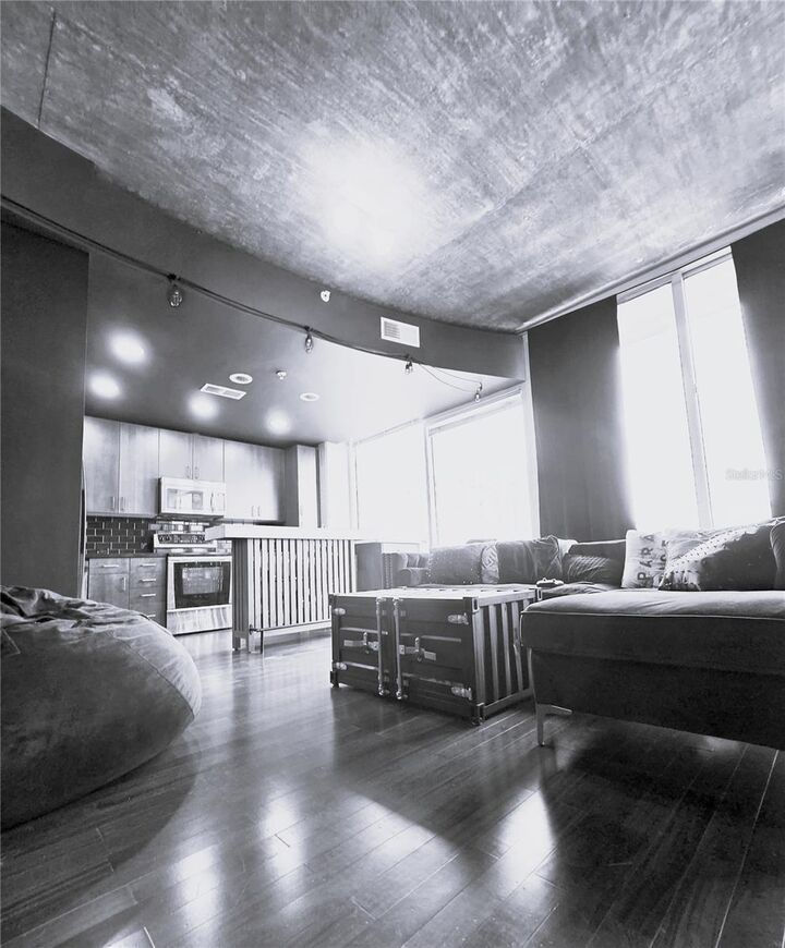 Property Photo: 155 S Court Avenue 1009 FL 32801