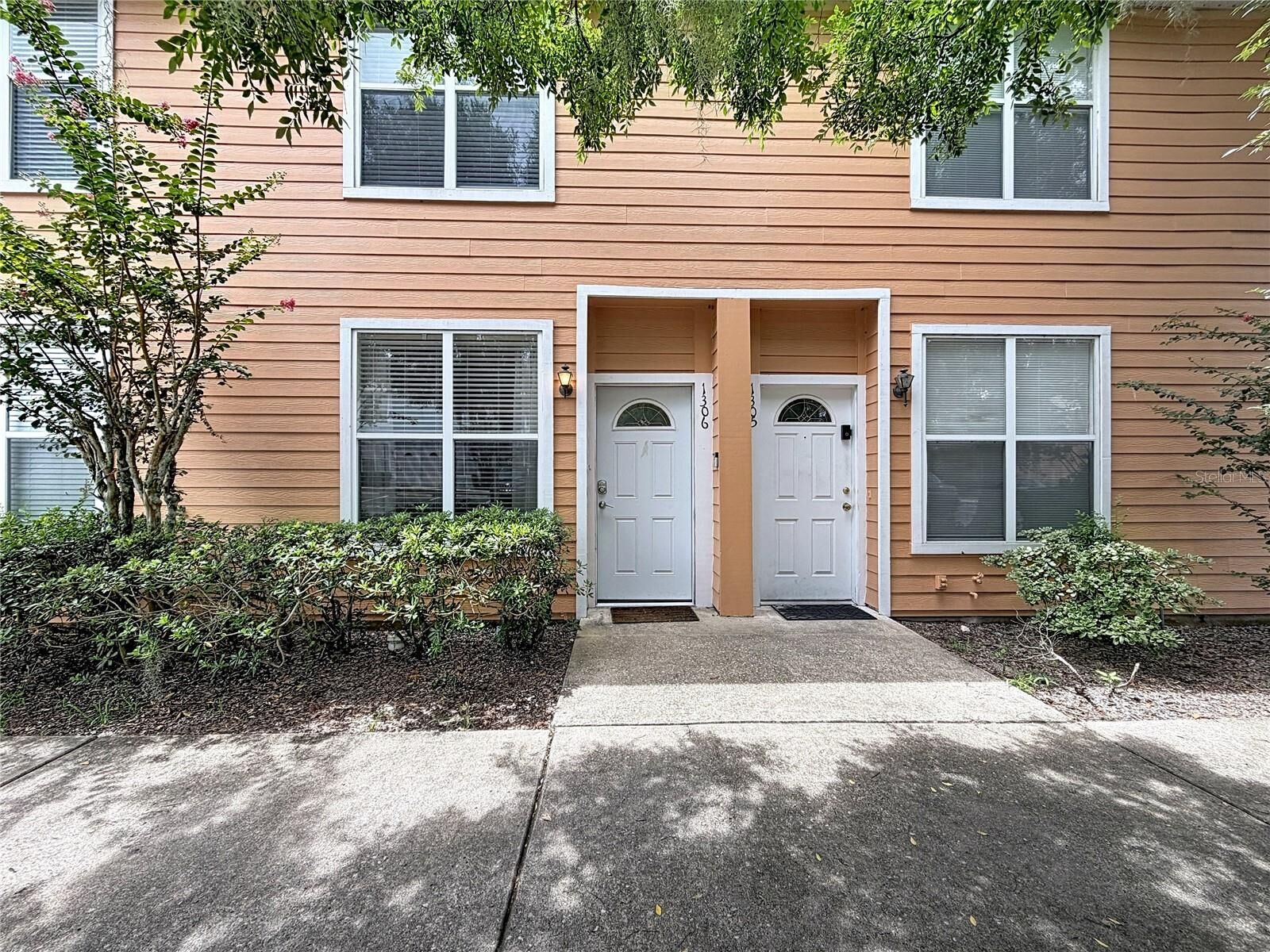 Property Photo:  3920 SW 20th Avenue 1306  FL 32607 