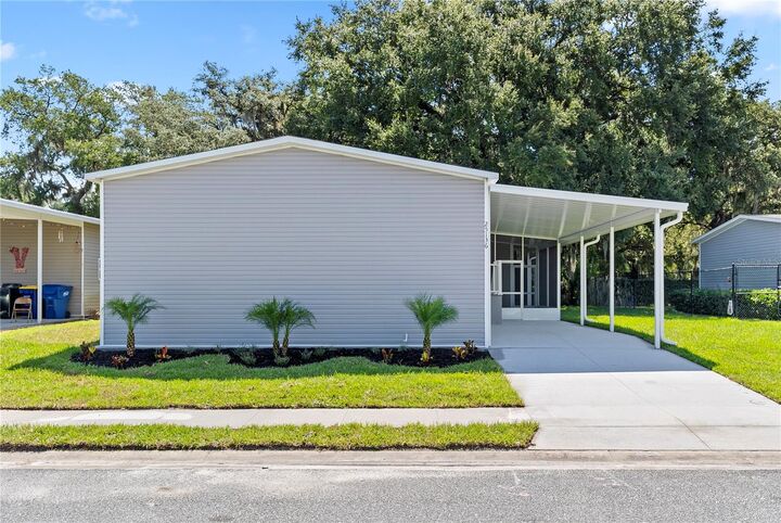 Property Photo:  25136 Huckleberry Way  FL 34705 