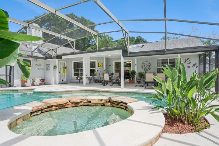 Property Photo: 1129 Climbing Rose Drive FL 34761