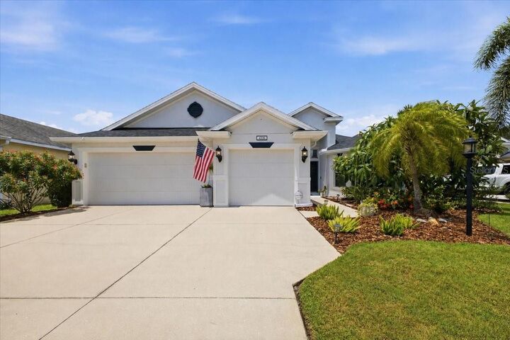 Property Photo: 4708 Tilden Park Court FL 34211