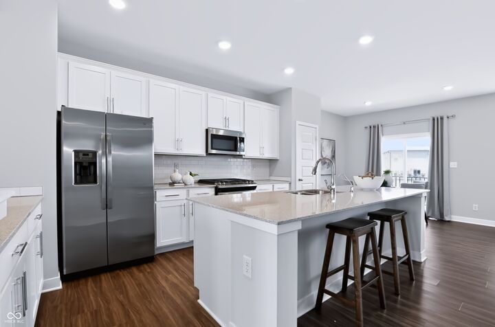 Property Photo:  332 Fairfax Way  IN 46077 