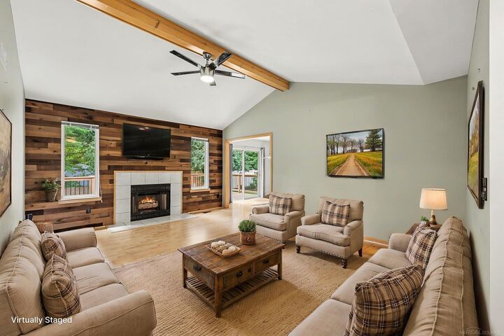 Property Photo:  6016 Mulberry Drive  MI 48314 