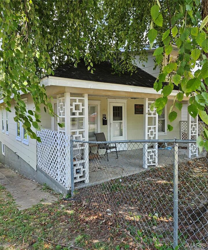 Property Photo:  1526 Booker Street  MO 63401 