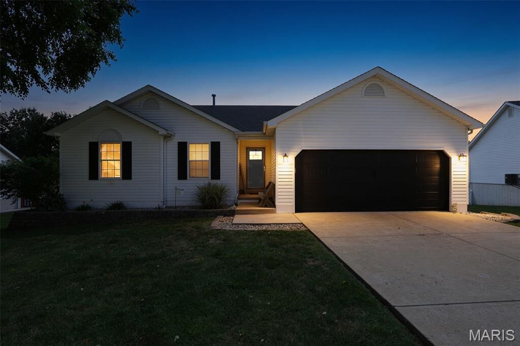 Property Photo:  2118 Prairie Glen Drive  MO 63048 