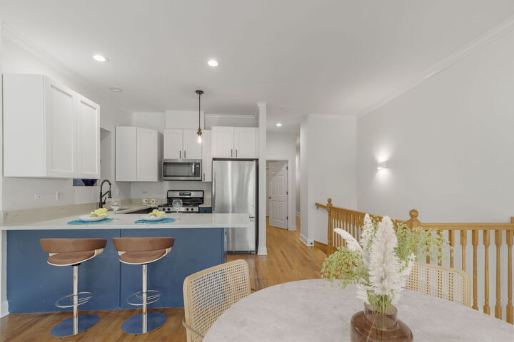 Property Photo:  4662 N Winthrop Avenue 1S  IL 60640 