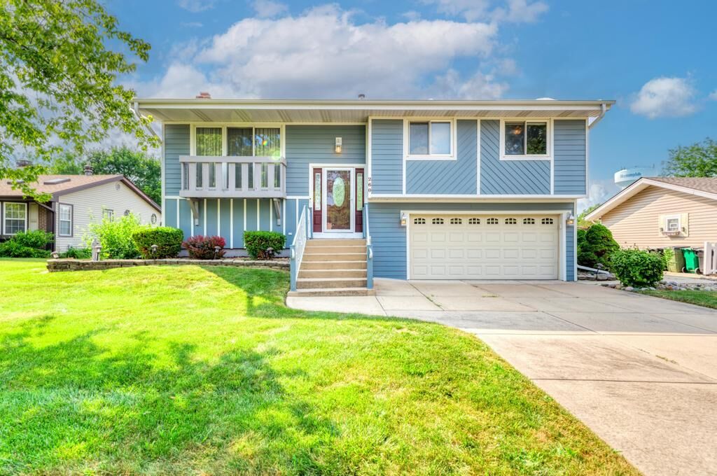 Property Photo:  260 Cunningham Lane  IL 60108 