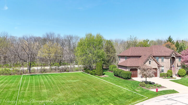 Property Photo: 625 Sheffield Circle IL 60554