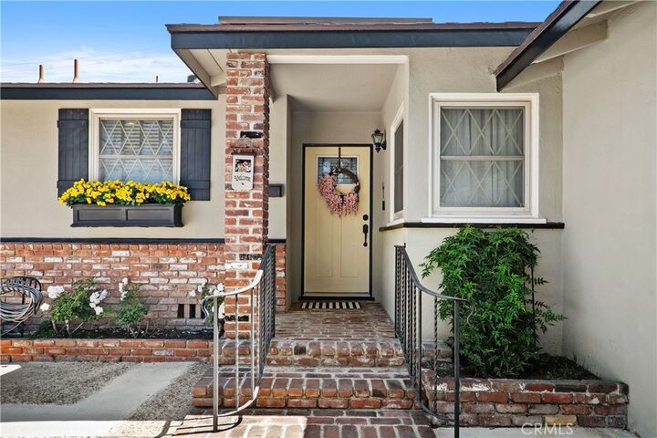 Property Photo: 852 Kallin Avenue CA 90815
