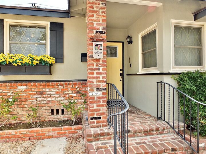 Property Photo: 852 Kallin Avenue CA 90815
