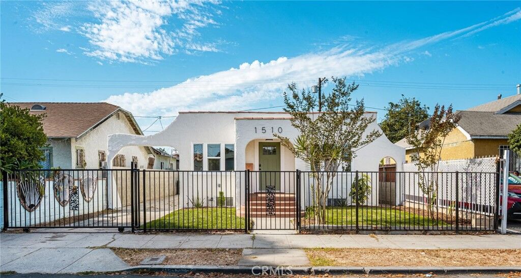 Property Photo:  1510 W 65th Place  CA 90047 
