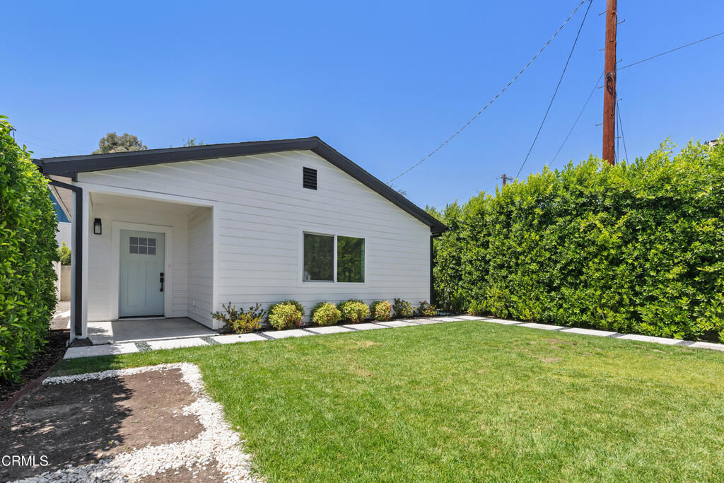Property Photo: 723 1/2 Chestnut Avenue CA 90042