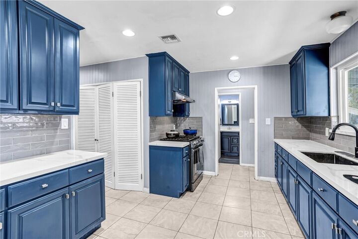 Property Photo:  921 S Shasta Street  CA 91791 