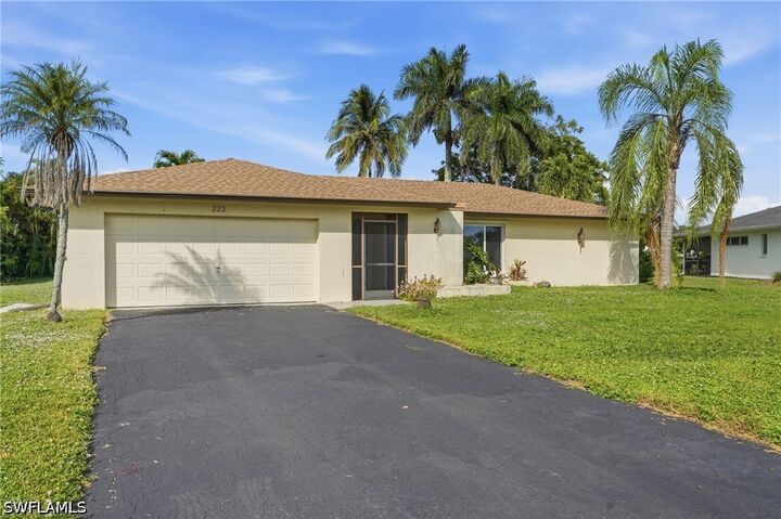 Property Photo: 223 Pine Valley Circle FL 34113