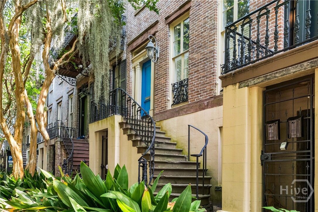 Property Photo:  125 W Gordon Street  GA 31401 