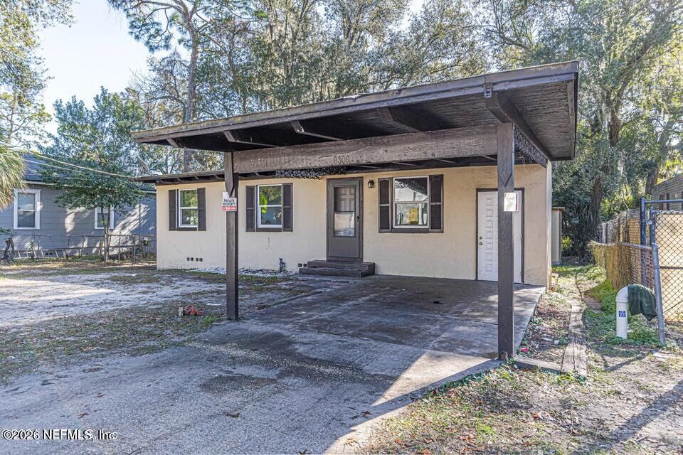 Property Photo: 8306 Galveston Avenue FL 32211