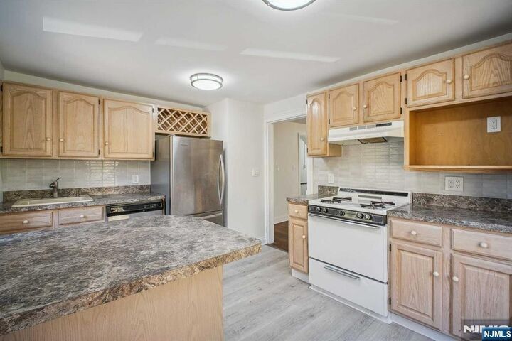 Property Photo:  137 Closter Dock Road 2  NJ 07624 