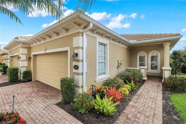 Property Photo: 13850 Cleto Dr FL 33928