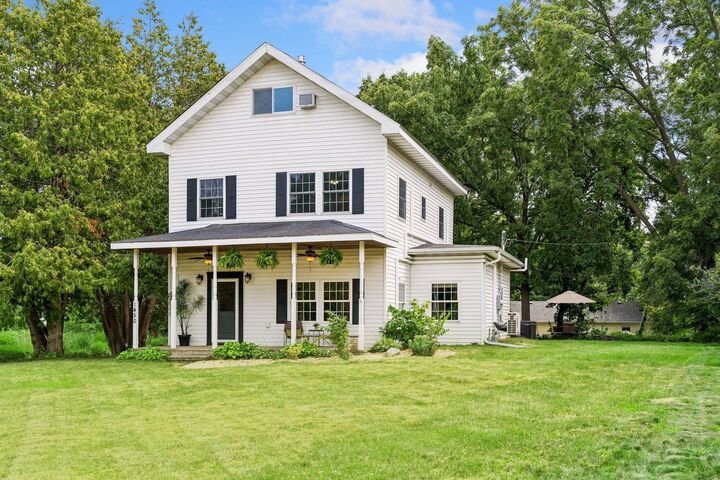 Property Photo:  1450 Ripley Avenue  MN 55109 