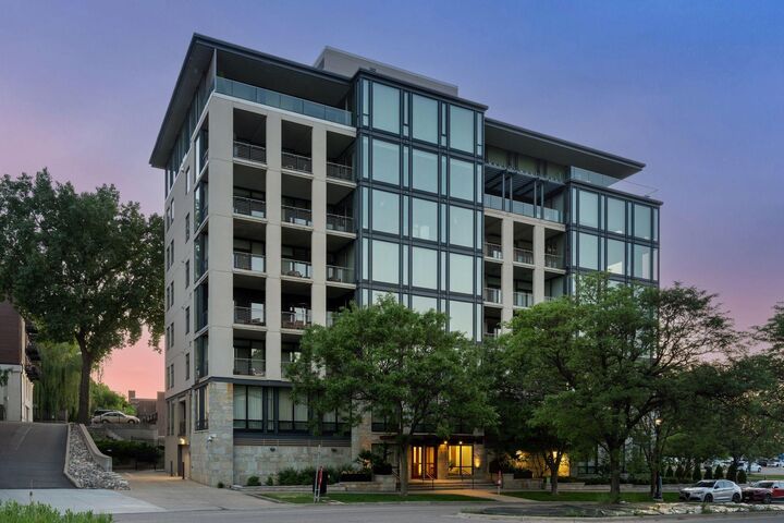 Property Photo:  301 Kenwood Parkway 602  MN 55403 