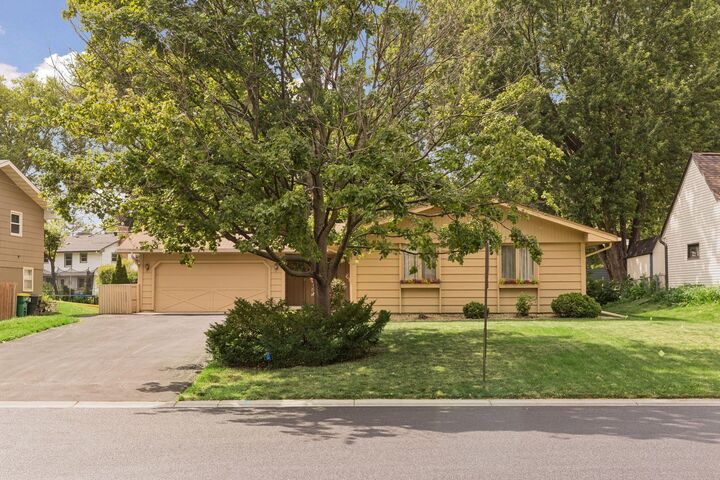 Property Photo: 3901 Louisiana Avenue N MN 55427