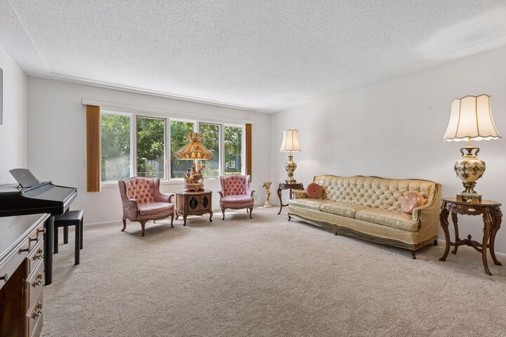 Property Photo:  3901 Louisiana Avenue N  MN 55427 