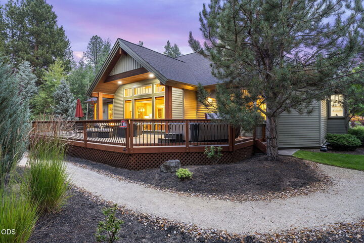 Property Photo:  152 NW Champanelle Way  OR 97703 