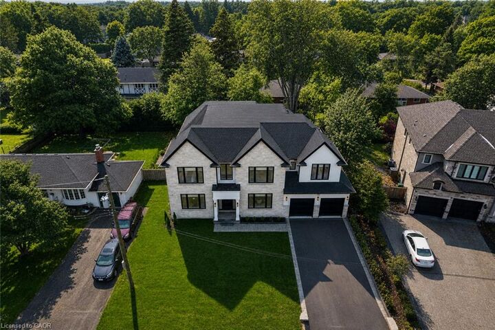 Property Photo:  102 Cumming Court  ON L9G 1V3 
