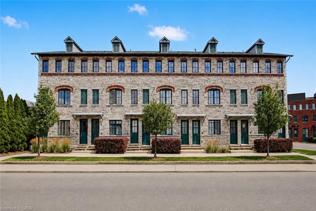 Property Photo: 290 Barton Street W 4 ON L8R 3P3