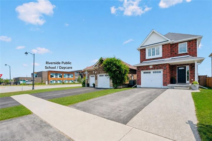 Property Photo: 99 Country Club Estates Drive ON N3B 0B4