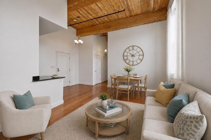 Property Photo:  52 Lawrence Dr 515  MA 01854 