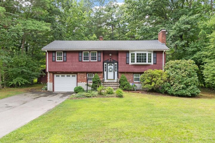 Property Photo: 7 Meadowbrook Rd MA 01863