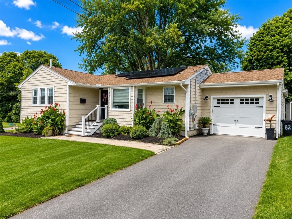 Property Photo:  82 Kearns Ave  RI 02878 