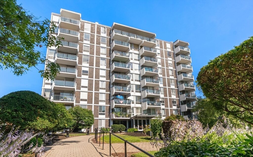 Property Photo:  60 Babcock St 53  MA 02446 