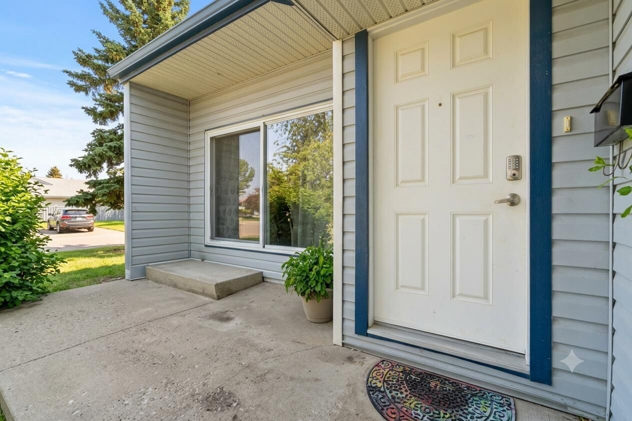 Property Photo: 7201 Poplar Drive 3114 AB T8V 6S5