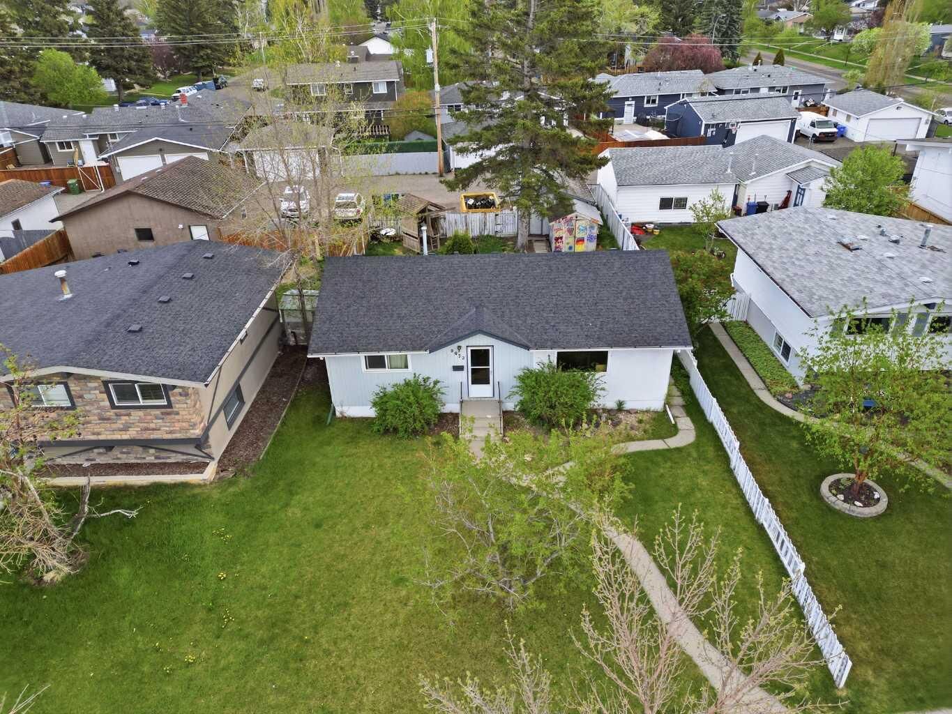Property Photo: 9032 Fairmount Drive SE AB T2H 0Z5