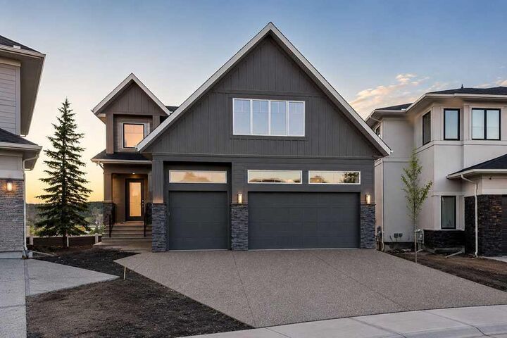 460 Discovery Place SW — photo 1