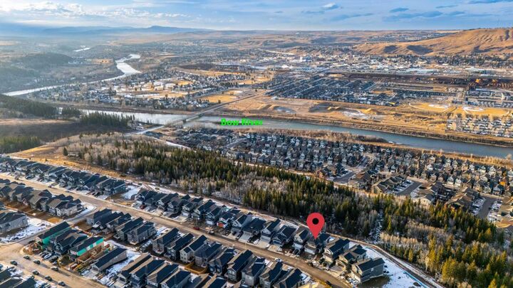 Property Photo: 495 Rivercrest View AB T4C 2W9