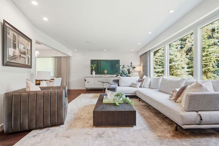 Property Photo: 1021 Bel-Aire Drive SW AB T2V 2C1