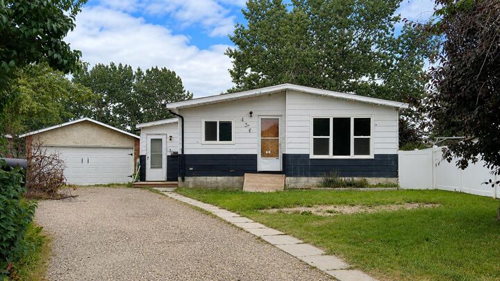 Property Photo: 137 Big Hill Place AB T4A 1P9