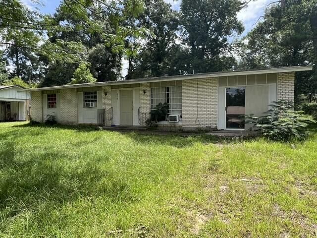 Property Photo:  416 Lee  LA 70634 