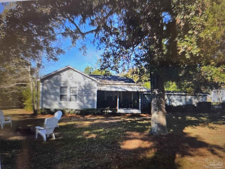 Property Photo:  715 N 46th Ave  FL 32506 