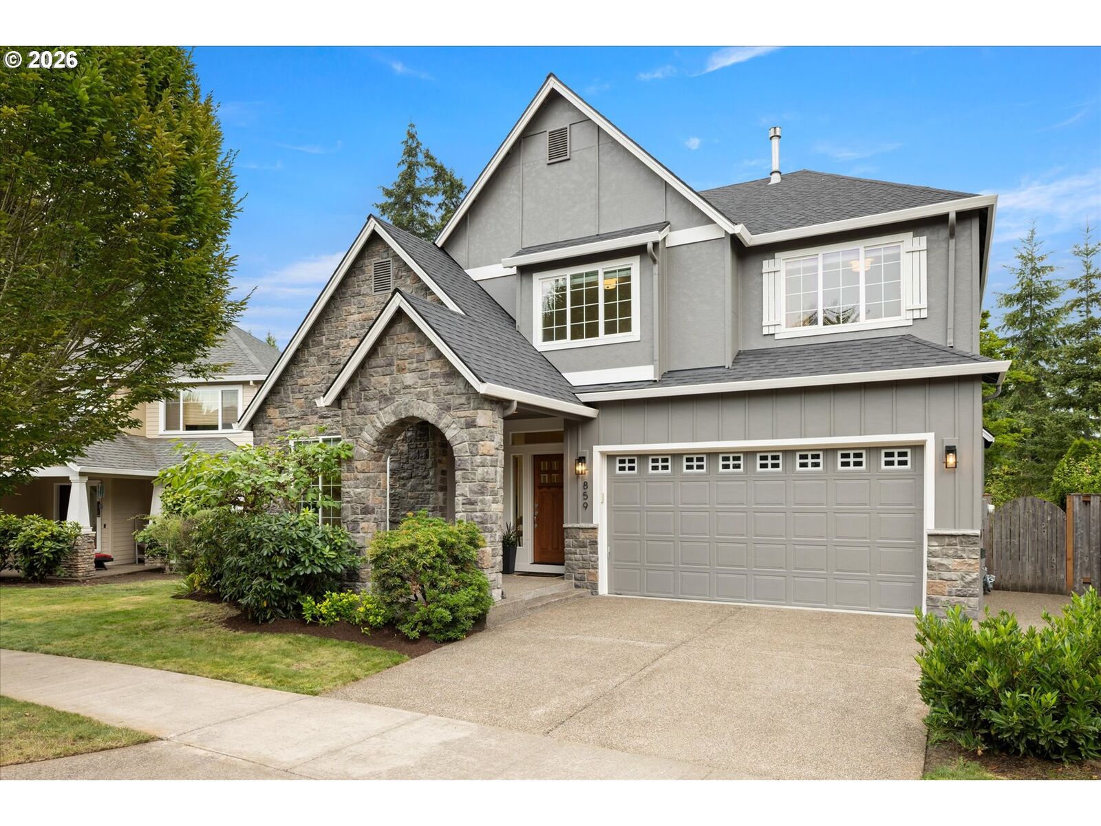 Property Photo: 859 NE Retford Ave OR 97124