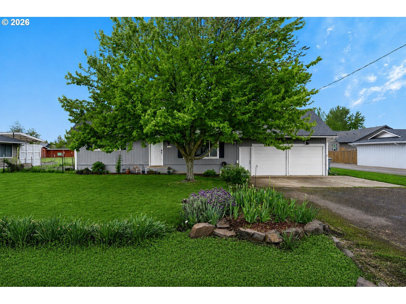 Property Photo:  965 Sommerville Loop  OR 97446 