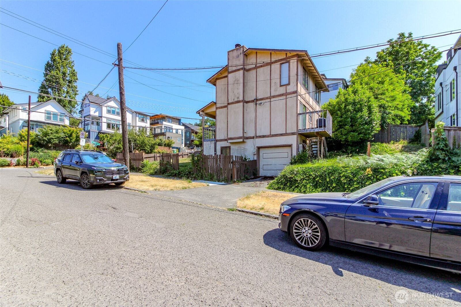 Property Photo:  1601 E Alder Street  WA 98122 
