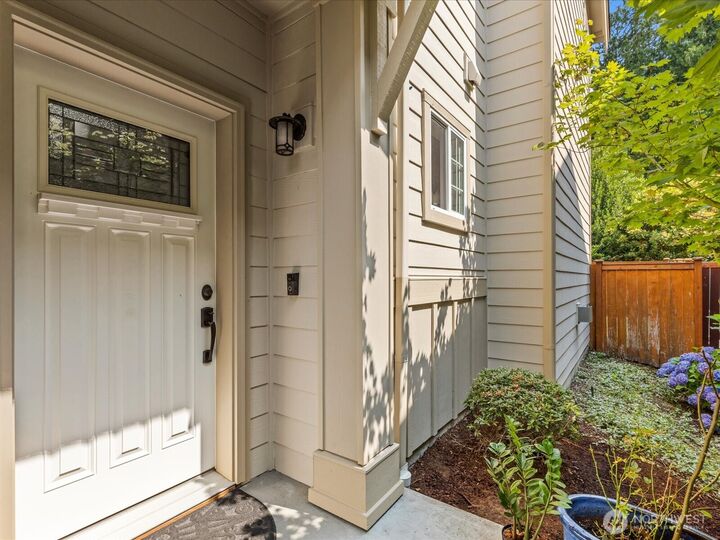 Property Photo:  16282  2nd Pl S 2  WA 98148 